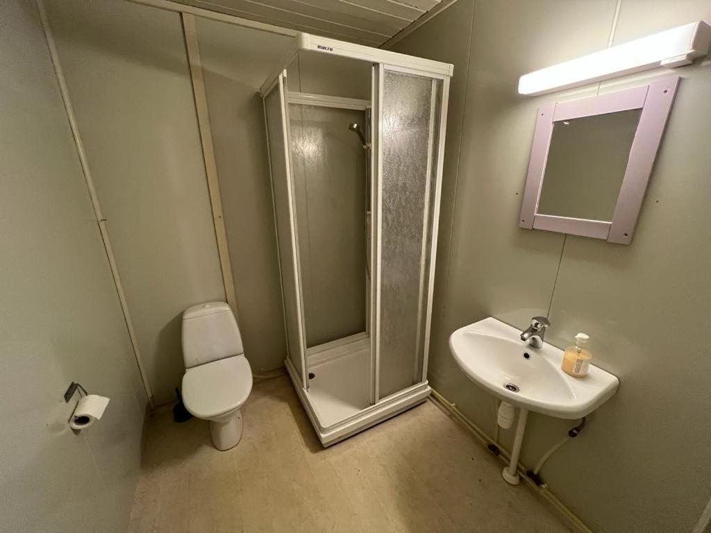 Real Fisherman'S Cabins In Ballstad, Lofoten Room photo