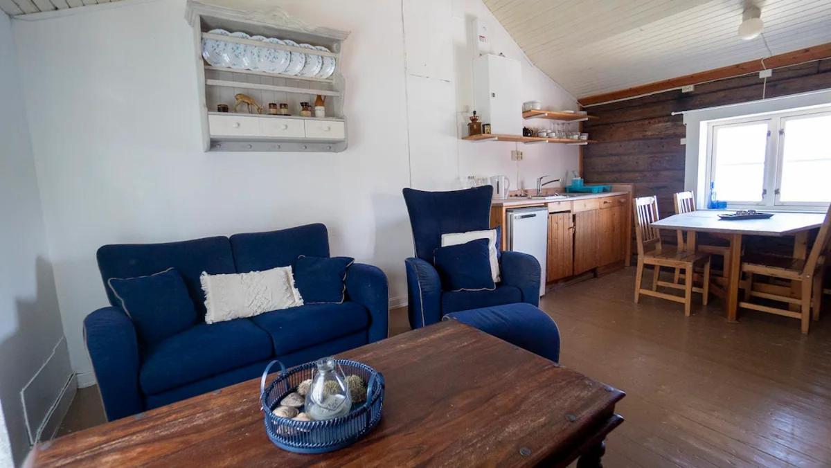 Real Fisherman'S Cabins In Ballstad, Lofoten Exterior photo