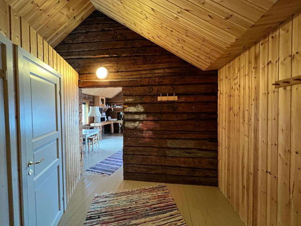 Real Fisherman'S Cabins In Ballstad, Lofoten Room photo